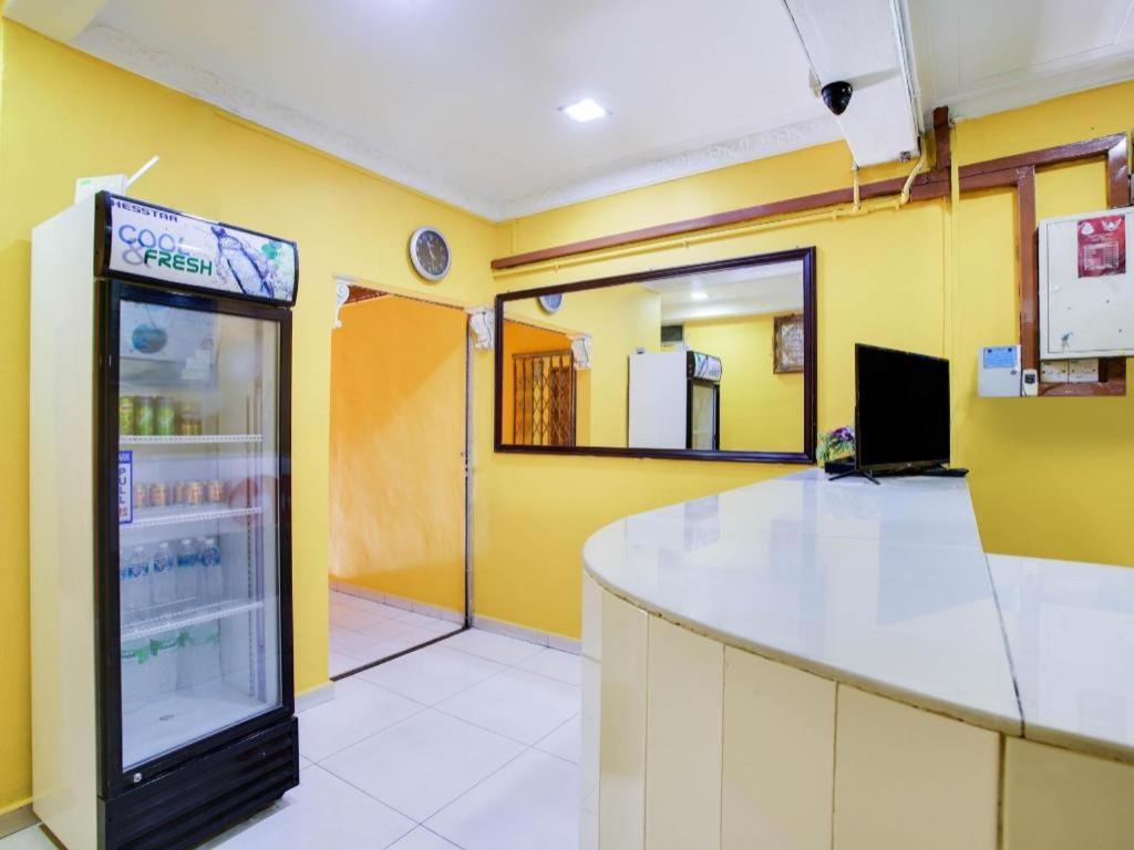 נילאי Oyo 89406 Lucky Budget Hotel מראה חיצוני תמונה