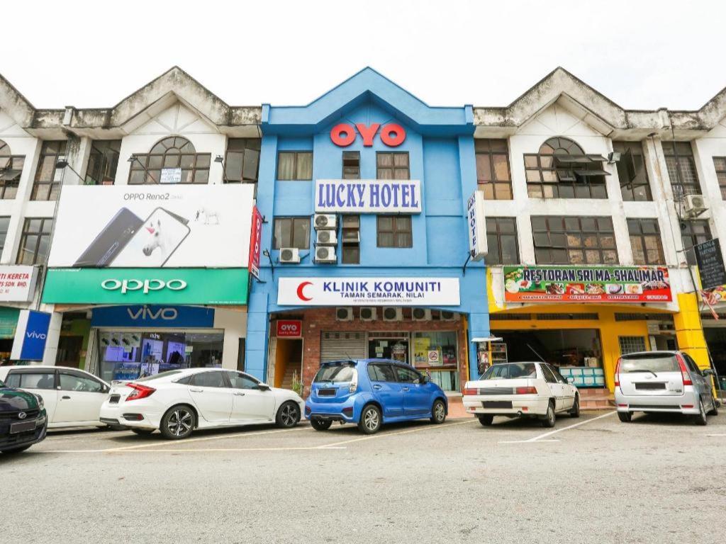 נילאי Oyo 89406 Lucky Budget Hotel מראה חיצוני תמונה