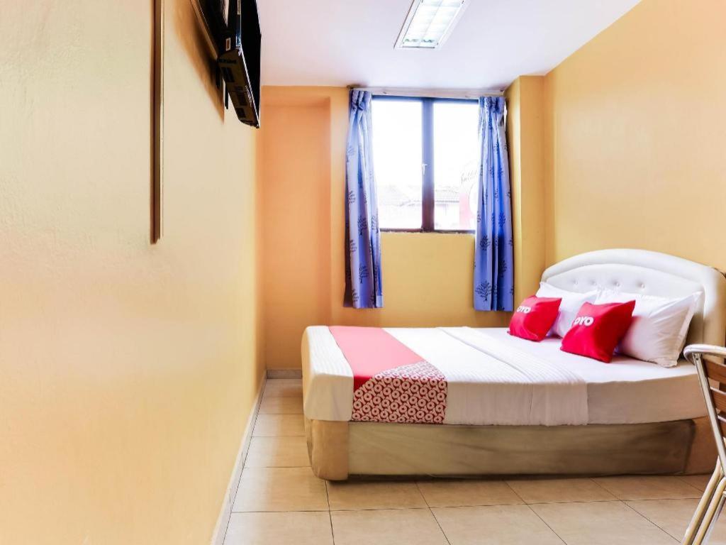 נילאי Oyo 89406 Lucky Budget Hotel מראה חיצוני תמונה