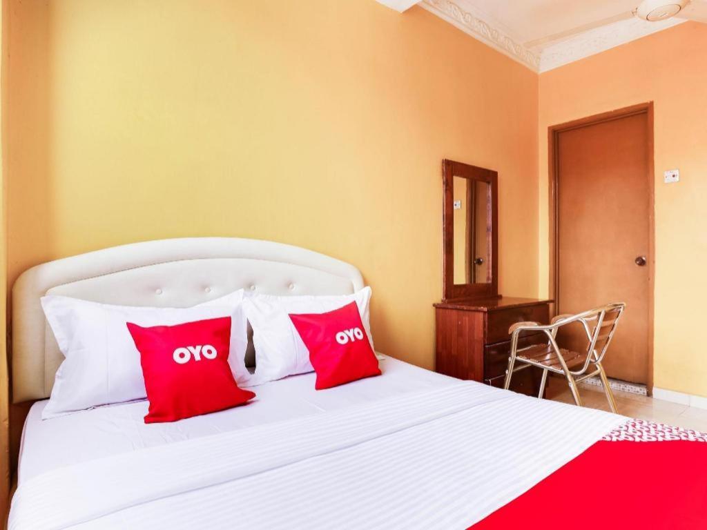 נילאי Oyo 89406 Lucky Budget Hotel מראה חיצוני תמונה