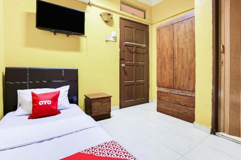 נילאי Oyo 89406 Lucky Budget Hotel מראה חיצוני תמונה
