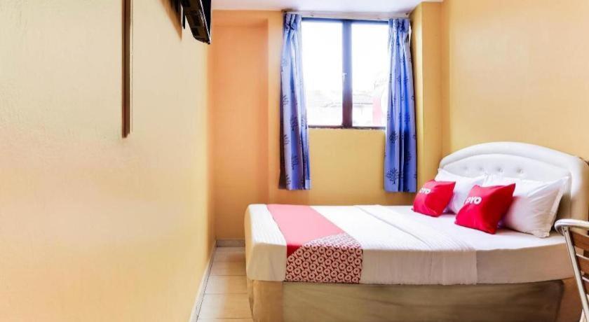 נילאי Oyo 89406 Lucky Budget Hotel מראה חיצוני תמונה
