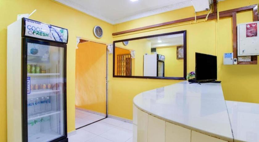נילאי Oyo 89406 Lucky Budget Hotel מראה חיצוני תמונה